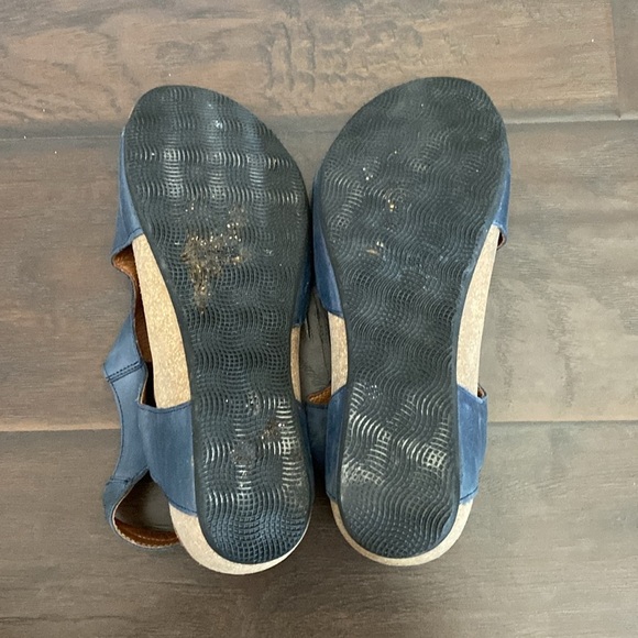 Toas Footwear leather upper navy and tan sandals men’s size 8.5 - Picture 6 of 7